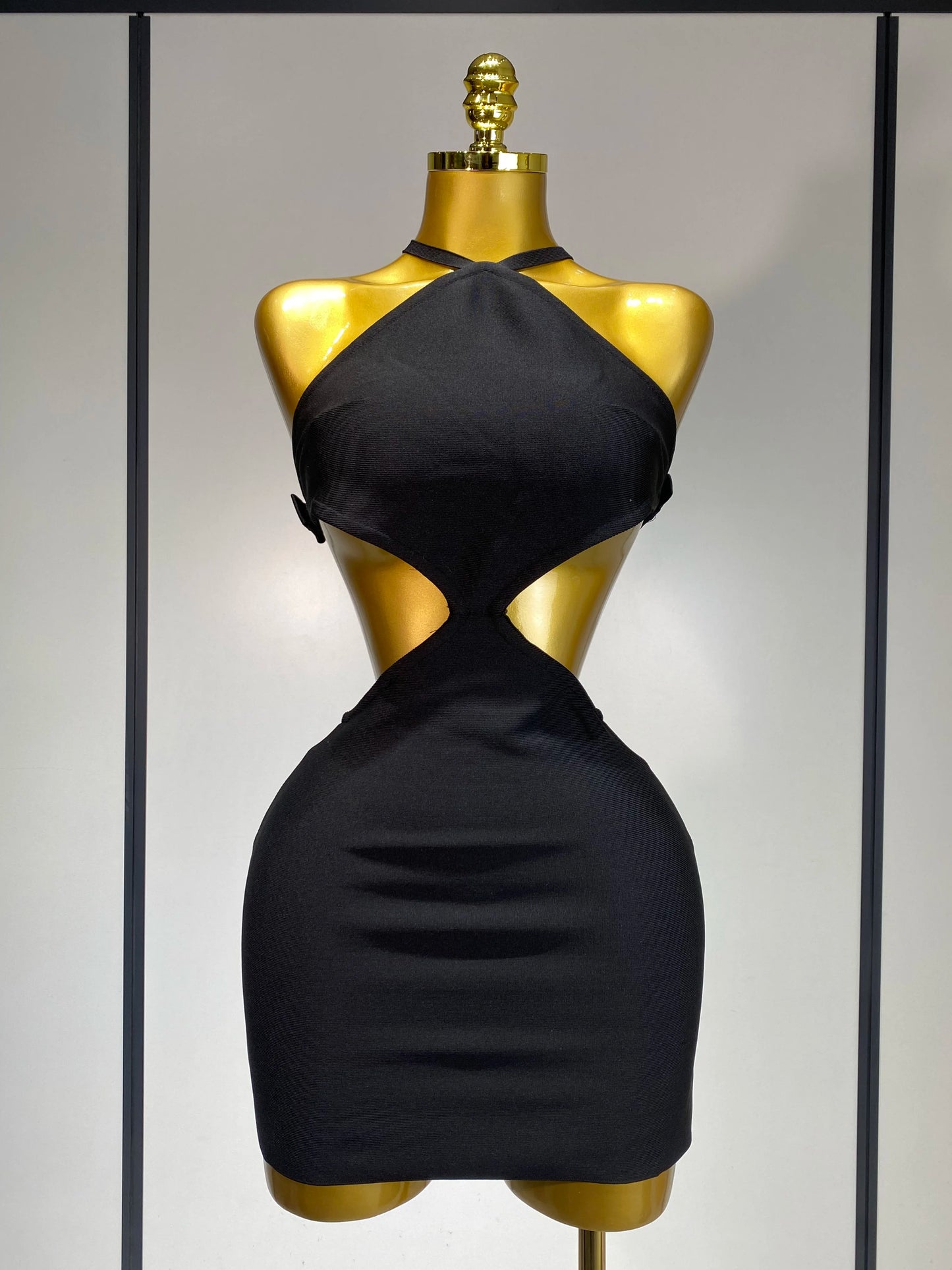 Women’s Backless Cut-Out Mini Bodycon Dress – Elegant Fit