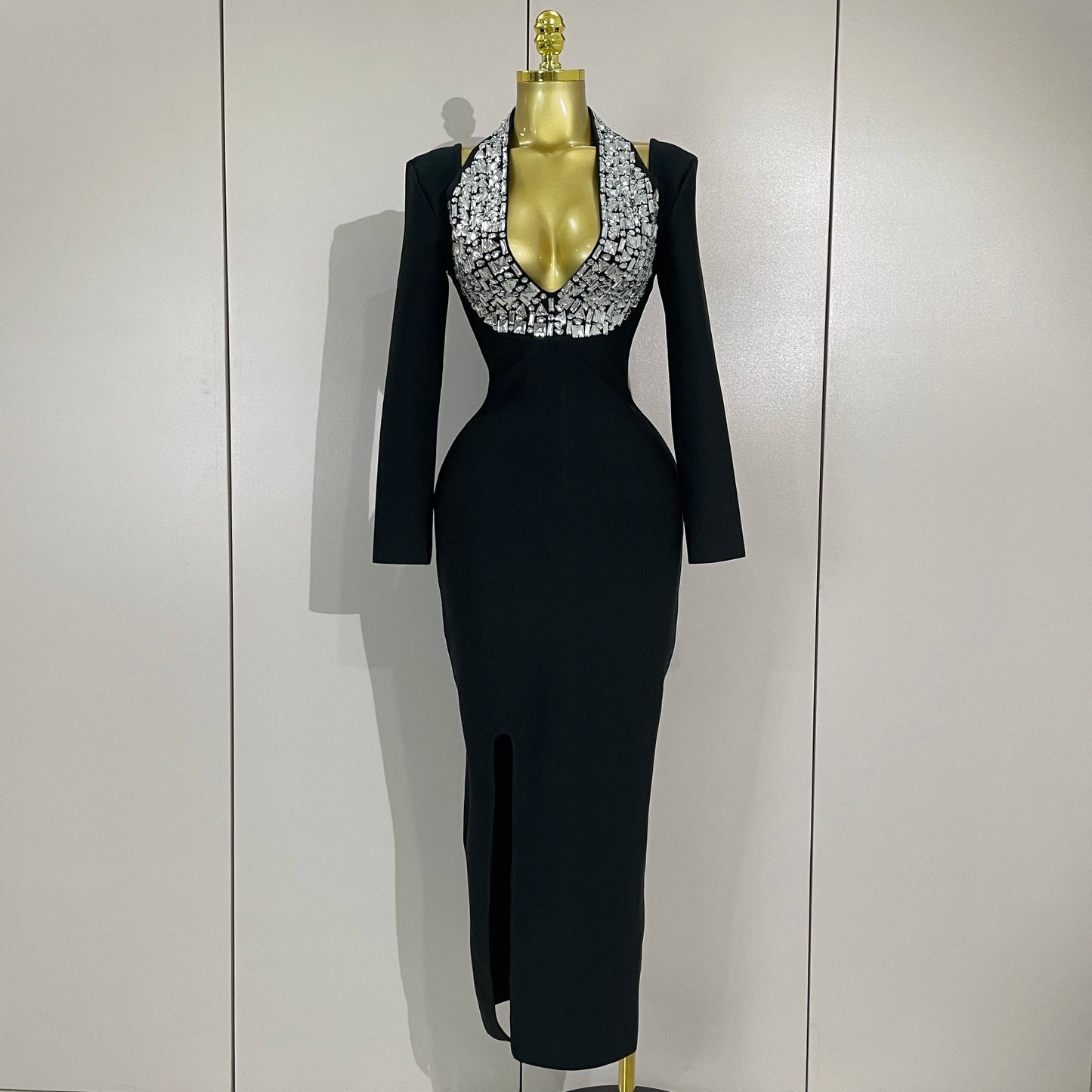 ✨ Luxury Long Sleeve Halter Neck Bodycon Evening Dress with Crystal Details