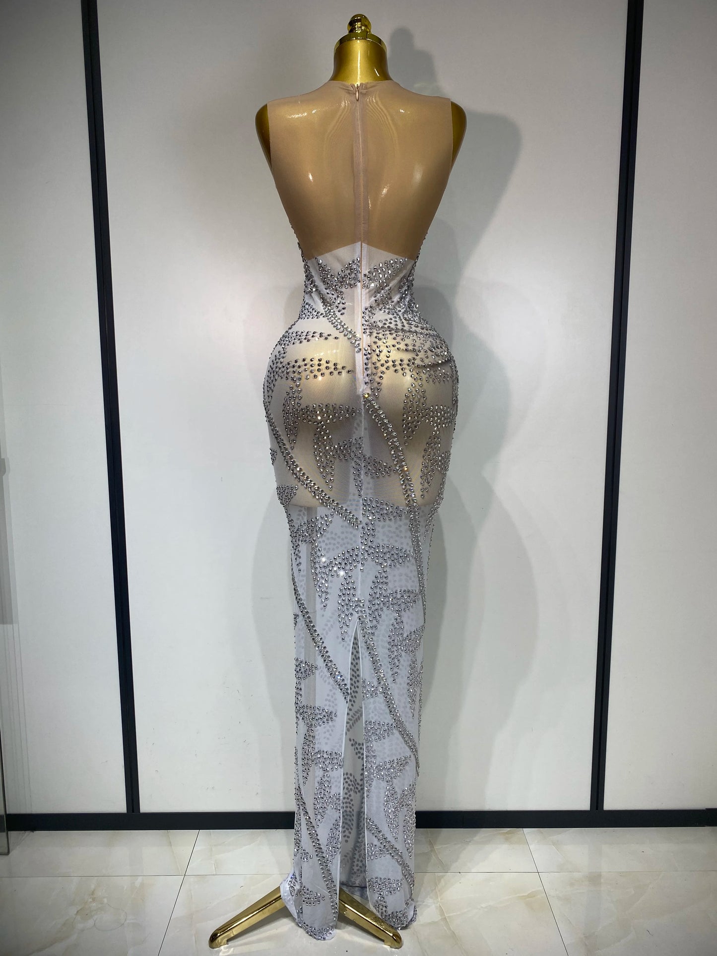 ✨ Luxury Silver Rhinestone Mesh Long Dress – Sleeveless Elegant Evening Gown