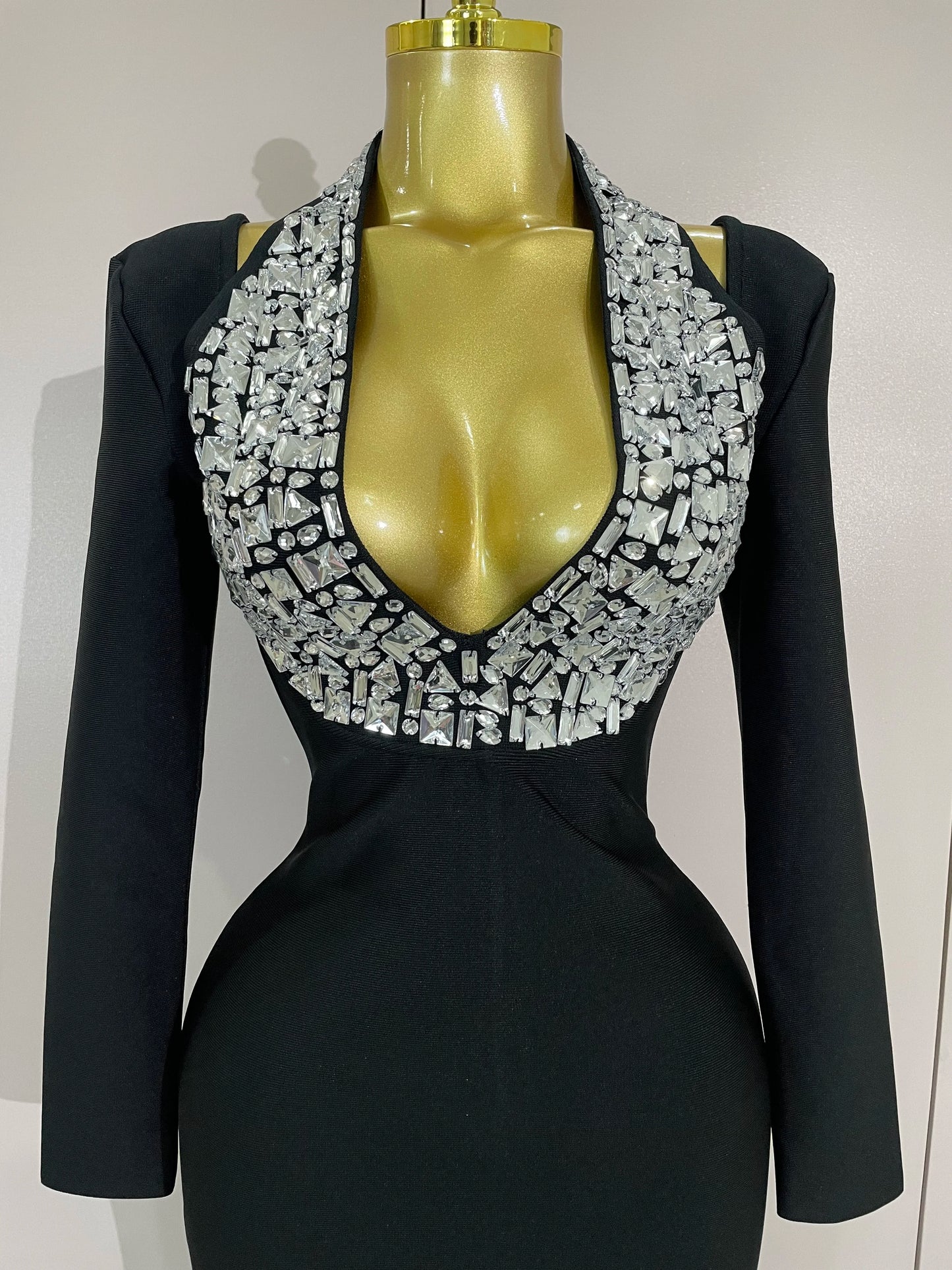 ✨ Luxury Long Sleeve Halter Neck Bodycon Evening Dress with Crystal Details