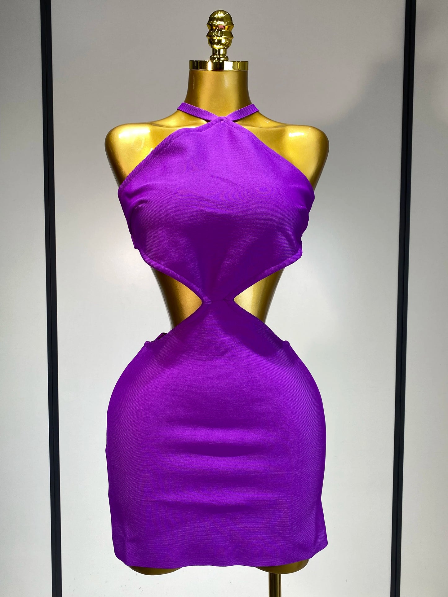Women’s Backless Cut-Out Mini Bodycon Dress – Elegant Fit