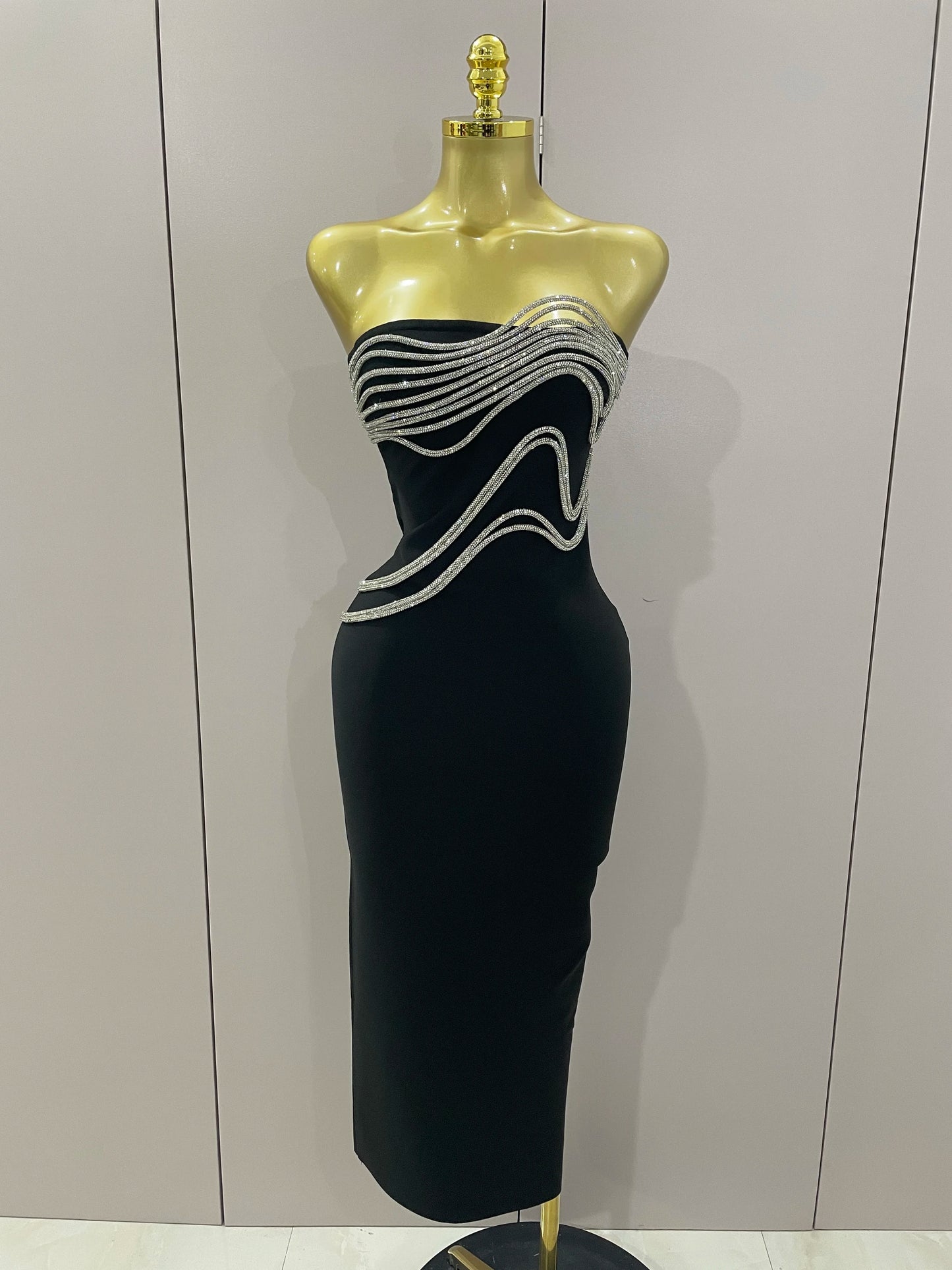 ✨ Luxury Noir Impériale – Vestido Strapless