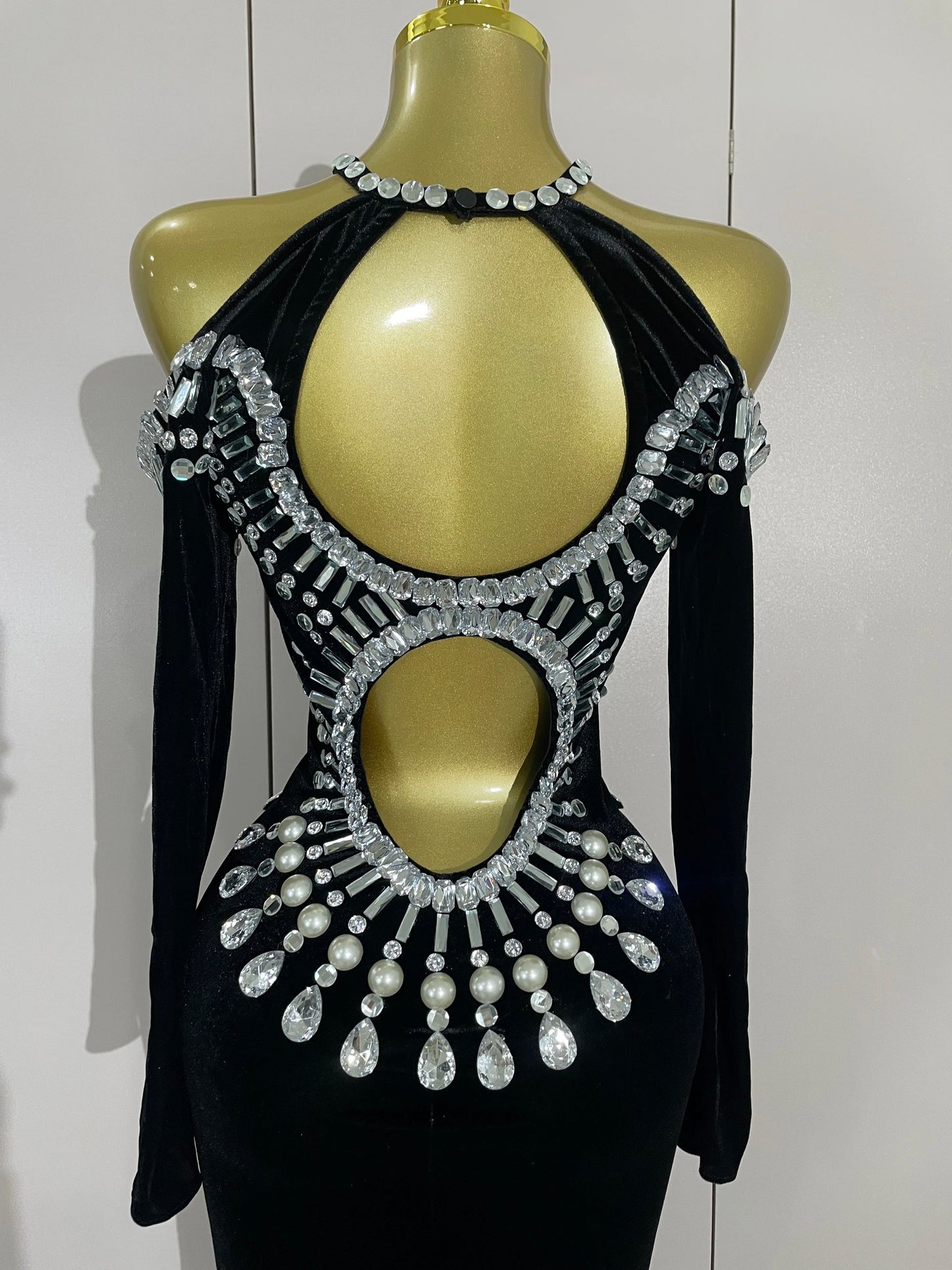 Luxury Sparkly Diamonds Black Velvet Hollow Out Long Sleeve Dress