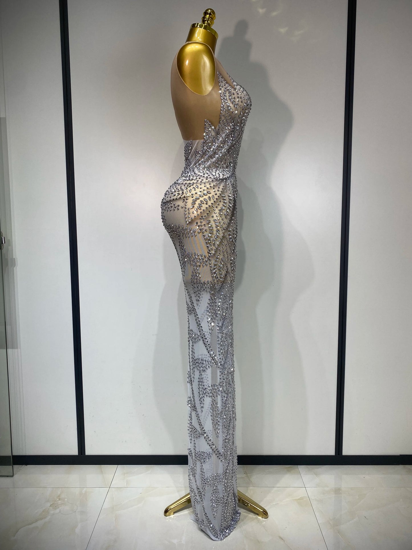 ✨ Luxury Silver Rhinestone Mesh Long Dress – Sleeveless Elegant Evening Gown