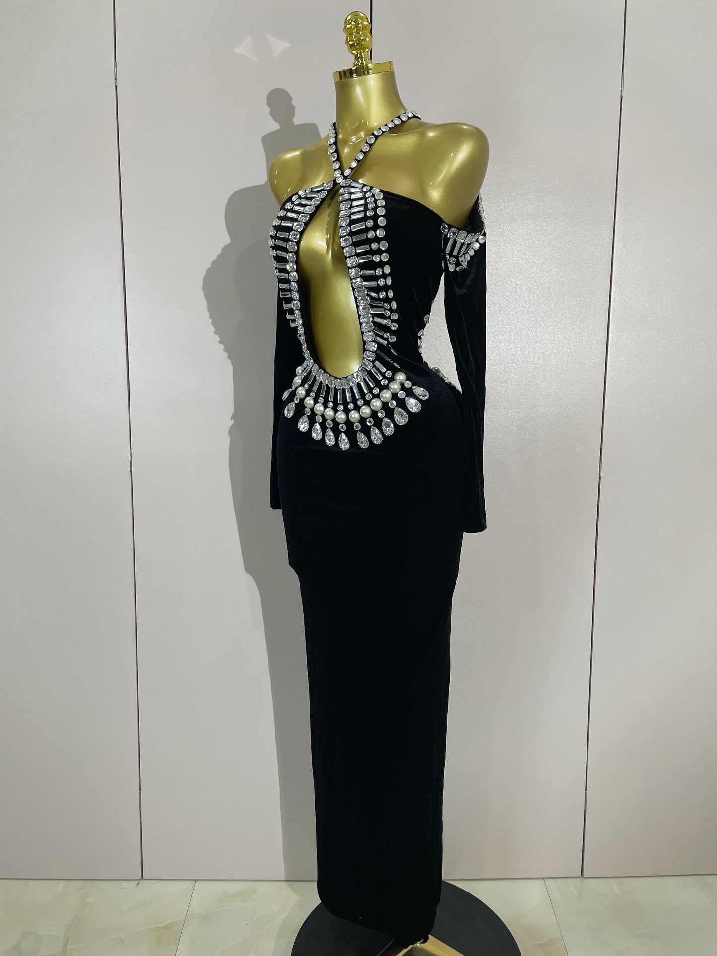 Luxury Sparkly Diamonds Black Velvet Hollow Out Long Sleeve Dress
