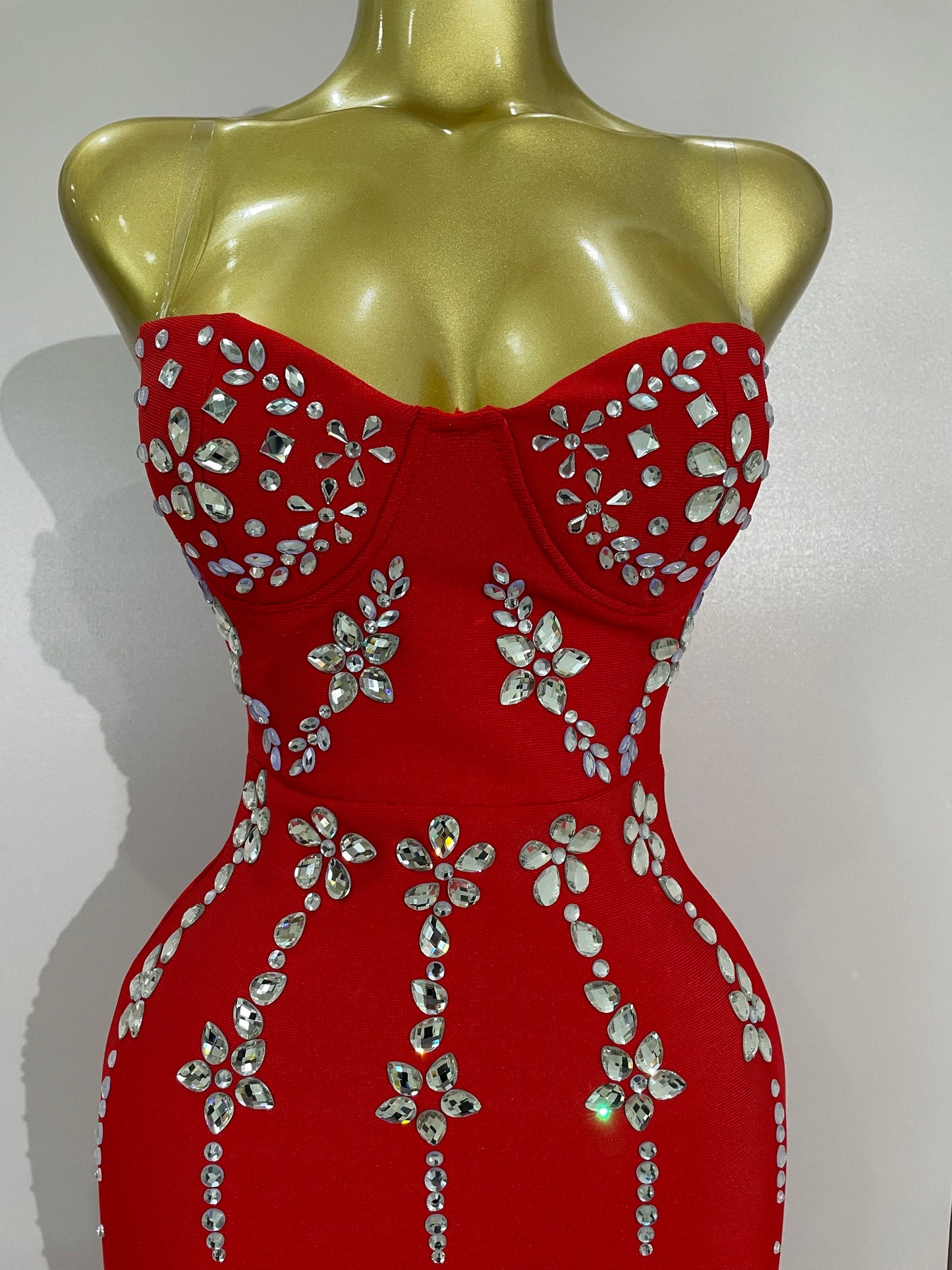 ✨ Luxury Red Diamond Strapless – Sparkly Bodycon Evening Dress