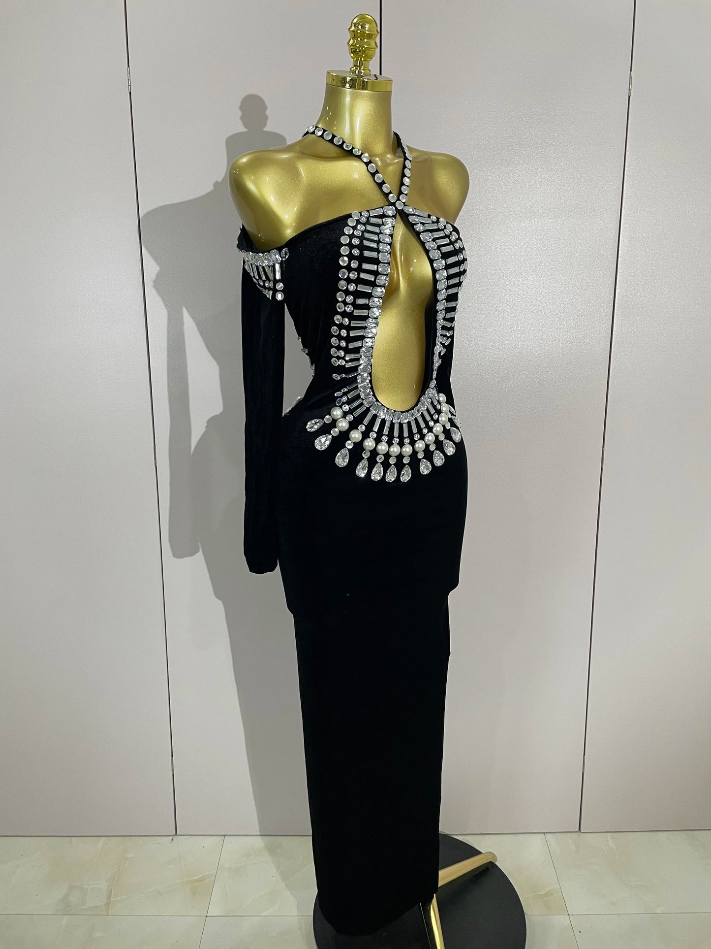 Luxury Sparkly Diamonds Black Velvet Hollow Out Long Sleeve Dress