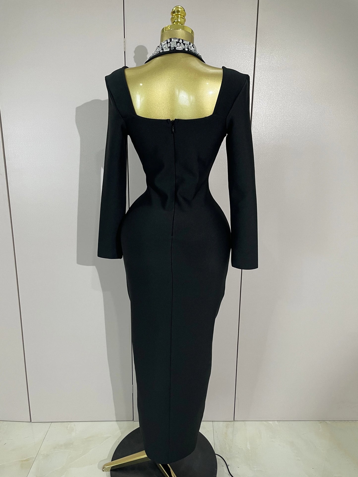 ✨ Luxury Long Sleeve Halter Neck Bodycon Evening Dress with Crystal Details