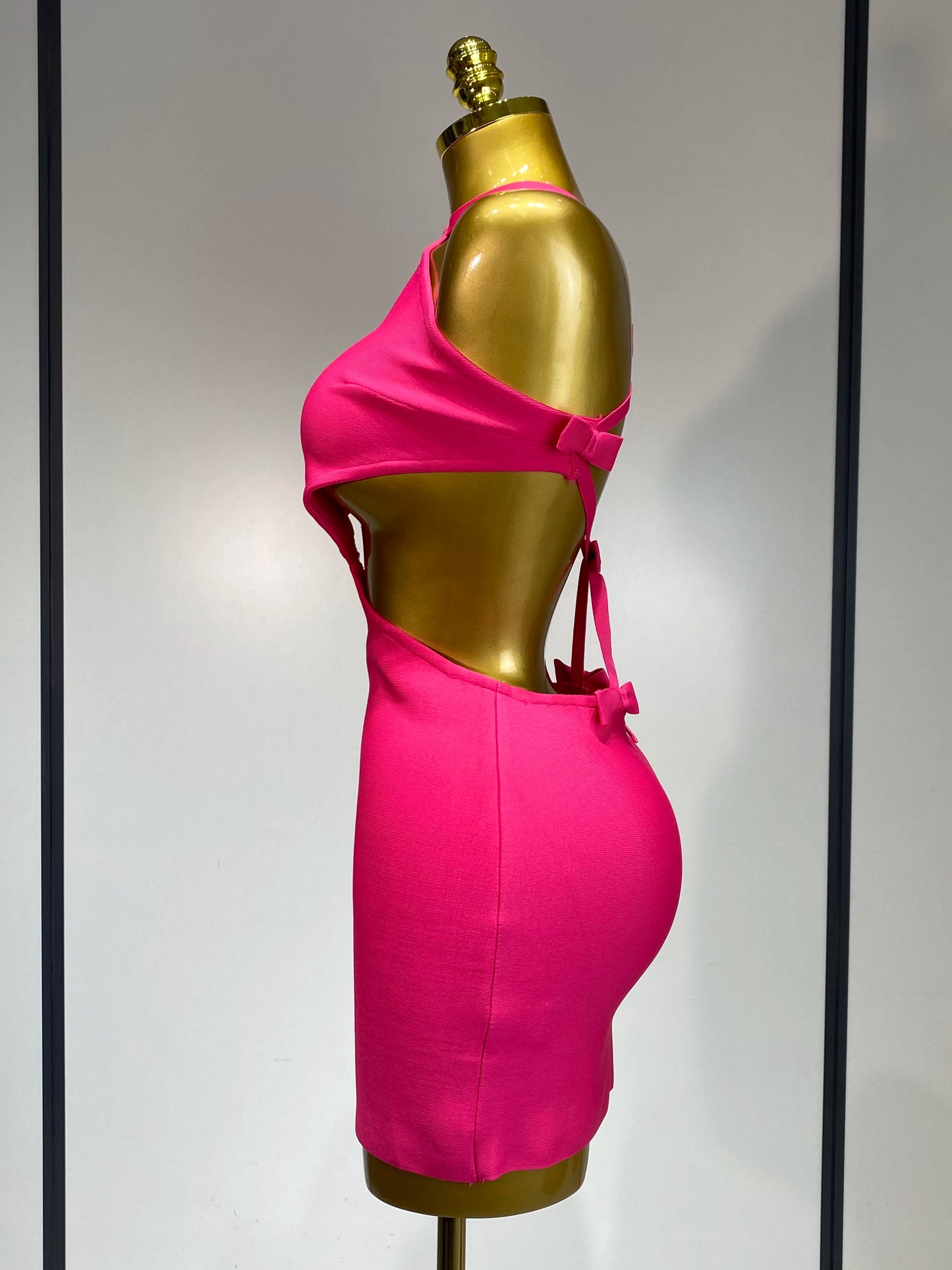 Women’s Backless Cut-Out Mini Bodycon Dress – Elegant Fit