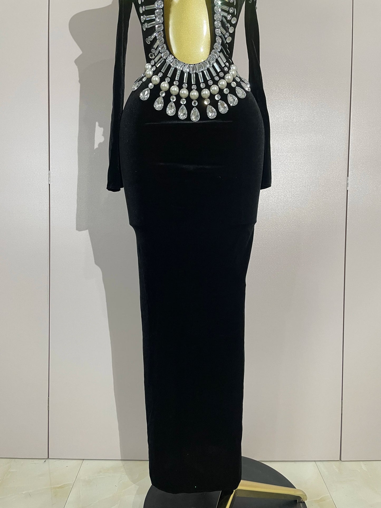 Luxury Sparkly Diamonds Black Velvet Hollow Out Long Sleeve Dress
