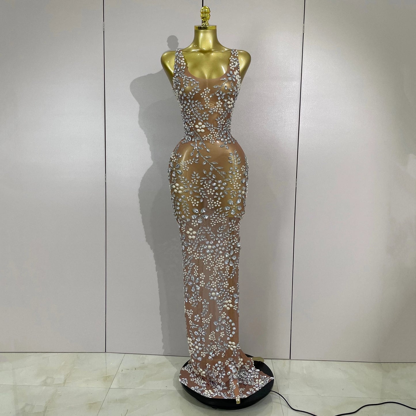 ✨ Luxury Diamond Illusion Sparkle Mesh Evening Gown – Silver Edition