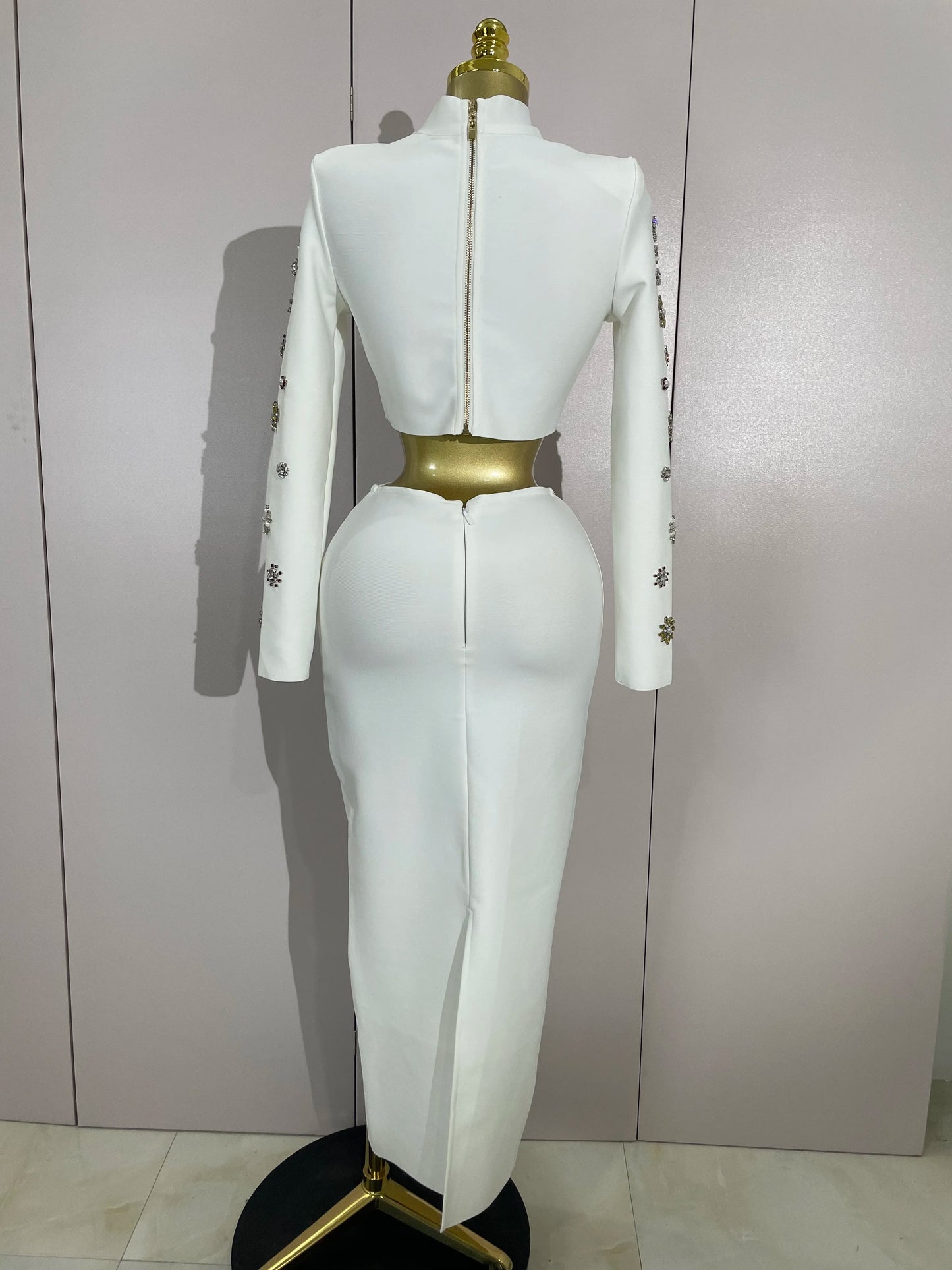 ✨ Luxury Pearl & Diamond Two-Piece Elegance Set – Long Sleeve Crop Top + High Waist Skirt