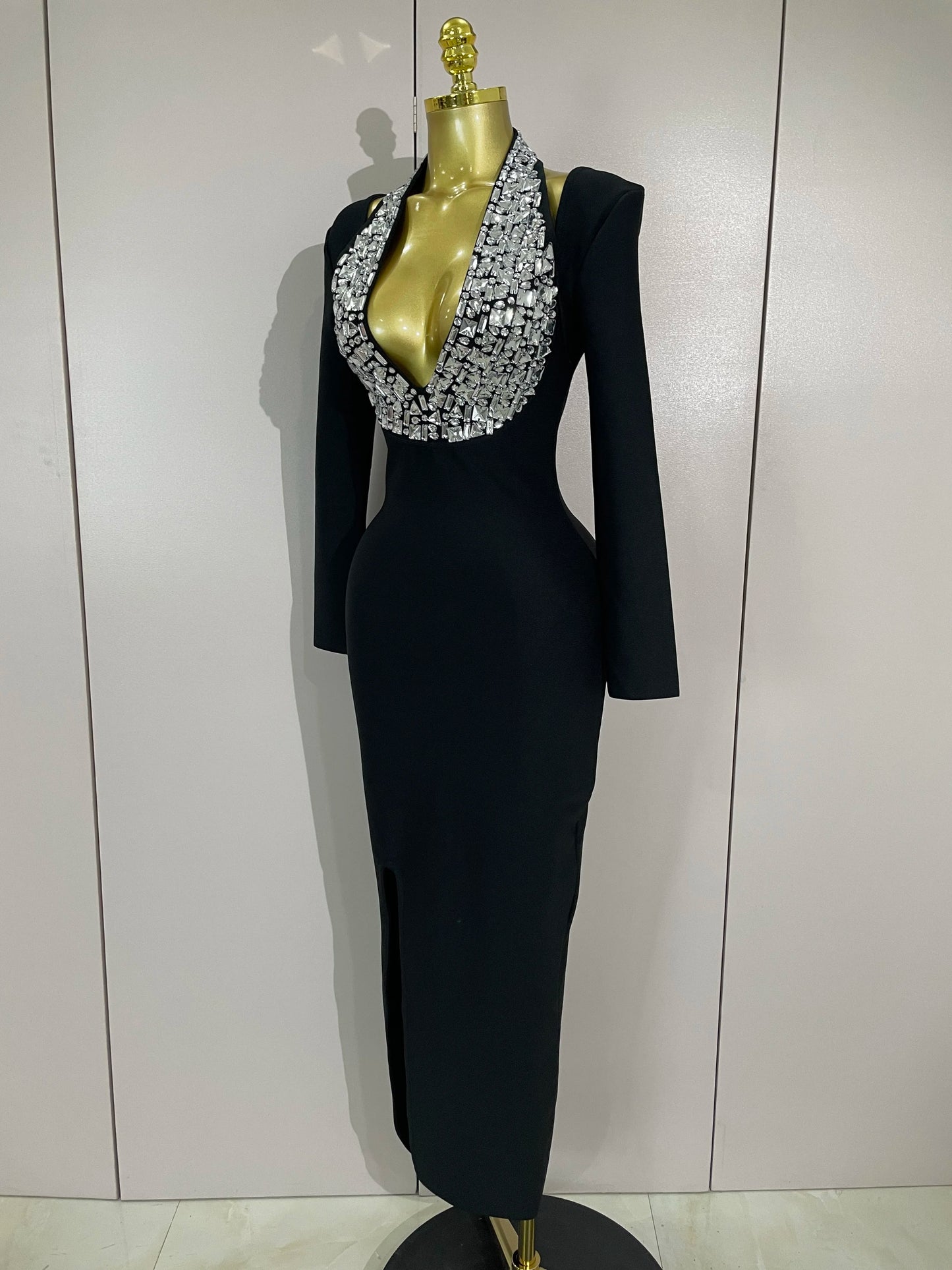 ✨ Luxury Long Sleeve Halter Neck Bodycon Evening Dress with Crystal Details