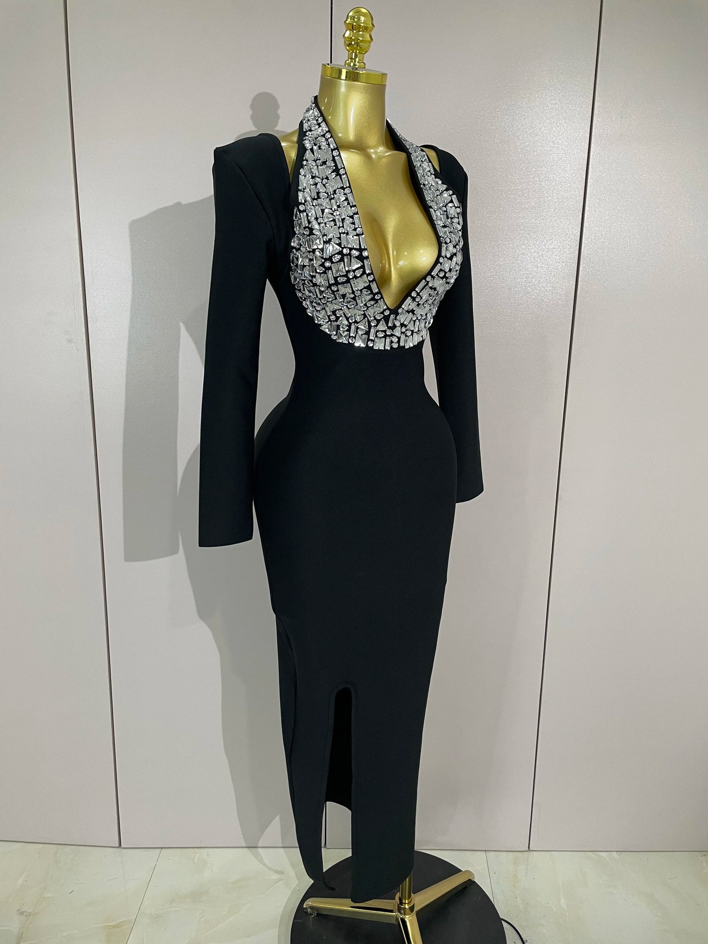 ✨ Luxury Long Sleeve Halter Neck Bodycon Evening Dress with Crystal Details